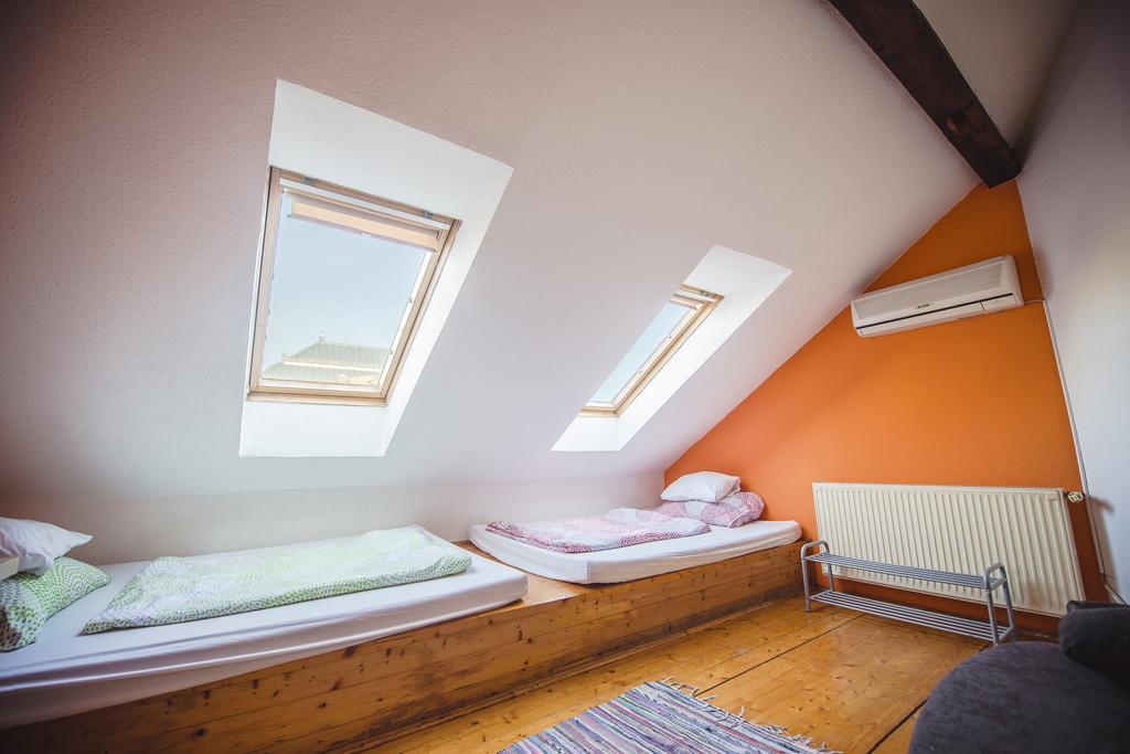 Unity Hostel Budapest Bilik gambar